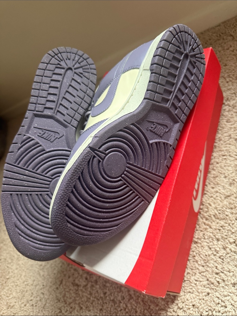 Nike women’s Dunk Low — Lavender and Cream - Picture 3 of 4